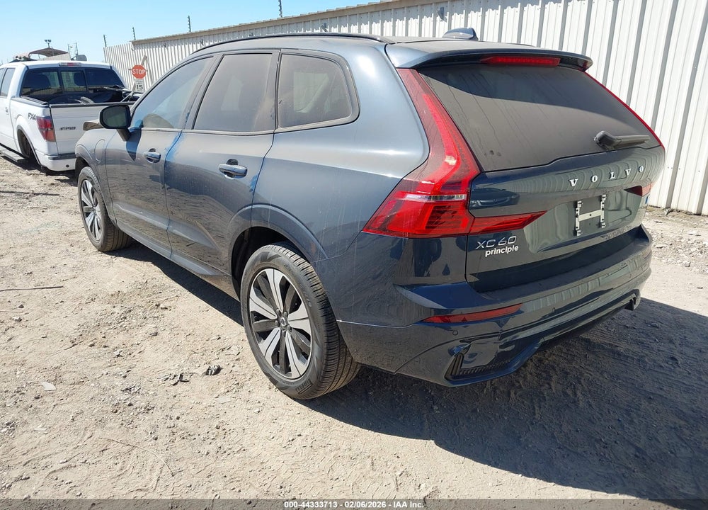 2024 VOLVO XC60 RECHARGE PLUG-IN HYBRID T8 CORE DARK THEME VIN: YV4H60DK6R1883426