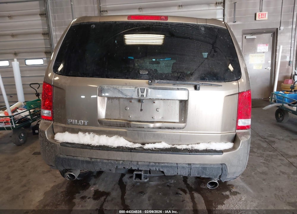2011 HONDA PILOT EX VIN: 5FNYF3H4XBB037992