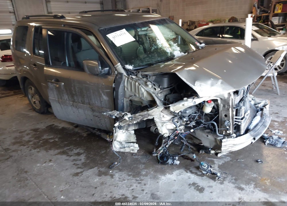 2011 HONDA PILOT EX VIN: 5FNYF3H4XBB037992