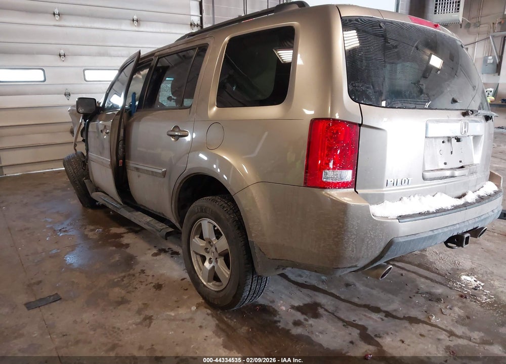 2011 HONDA PILOT EX VIN: 5FNYF3H4XBB037992