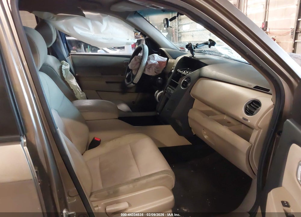 2011 HONDA PILOT EX VIN: 5FNYF3H4XBB037992