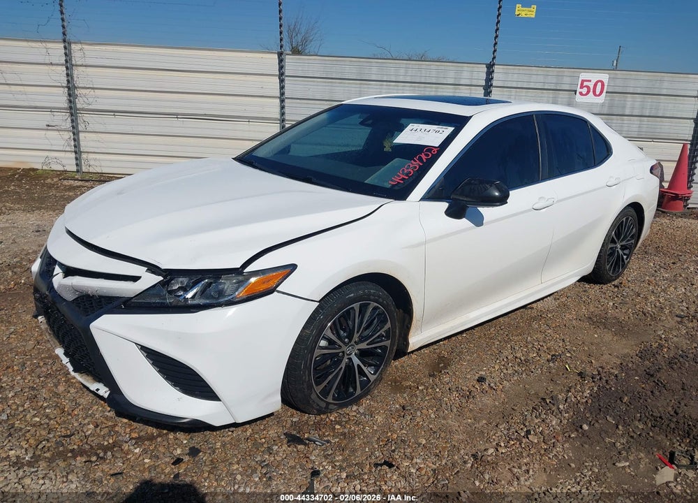 2018 TOYOTA CAMRY SE VIN: 4T1B11HK5JU131710