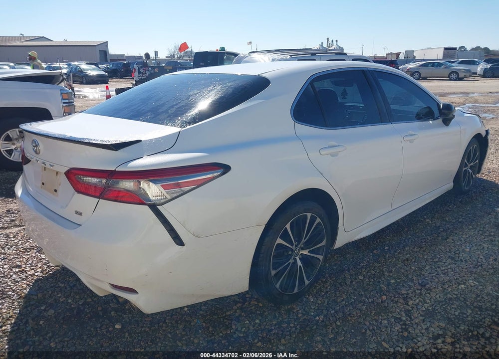 2018 TOYOTA CAMRY SE VIN: 4T1B11HK5JU131710