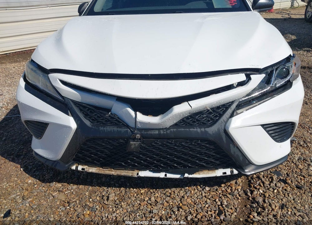 2018 TOYOTA CAMRY SE VIN: 4T1B11HK5JU131710