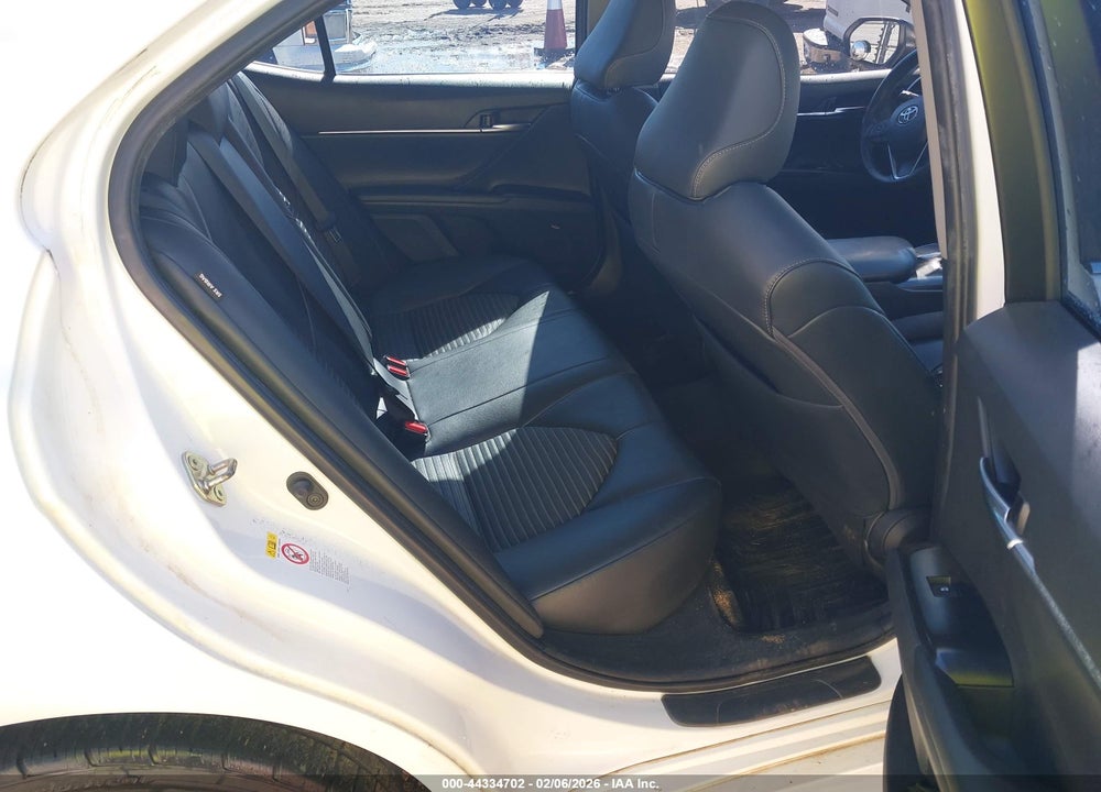 2018 TOYOTA CAMRY SE VIN: 4T1B11HK5JU131710