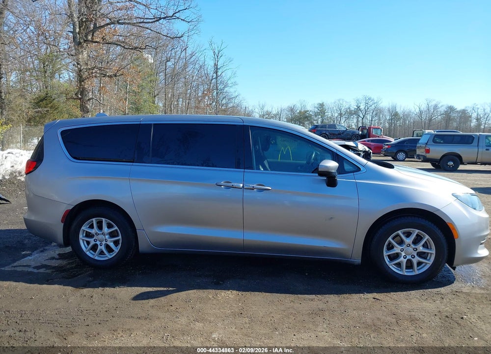 2017 CHRYSLER PACIFICA TOURING VIN: 2C4RC1DG9HR516533