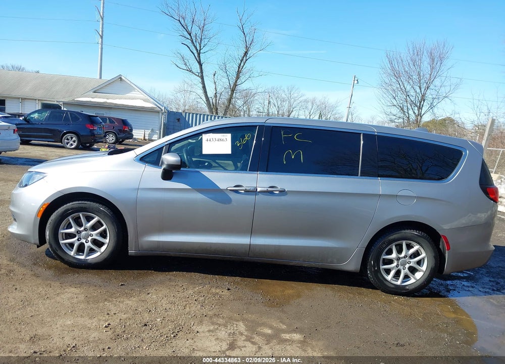 2017 CHRYSLER PACIFICA TOURING VIN: 2C4RC1DG9HR516533