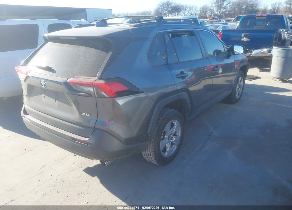 2021 TOYOTA RAV4 XLE VIN: 2T3W1RFV2MC139385