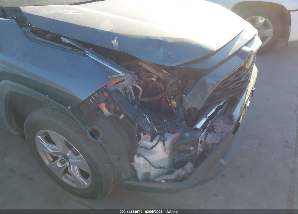 2021 TOYOTA RAV4 XLE VIN: 2T3W1RFV2MC139385