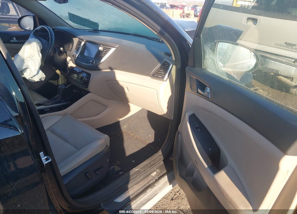 2018 HYUNDAI TUCSON LIMITED VIN: KM8J33A27JU720852