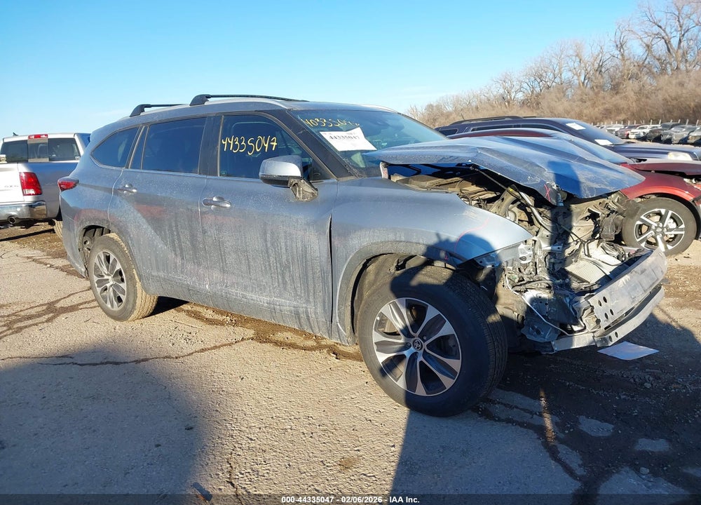 2023 TOYOTA HIGHLANDER XLE VIN: 5TDKDRAHXPS029244