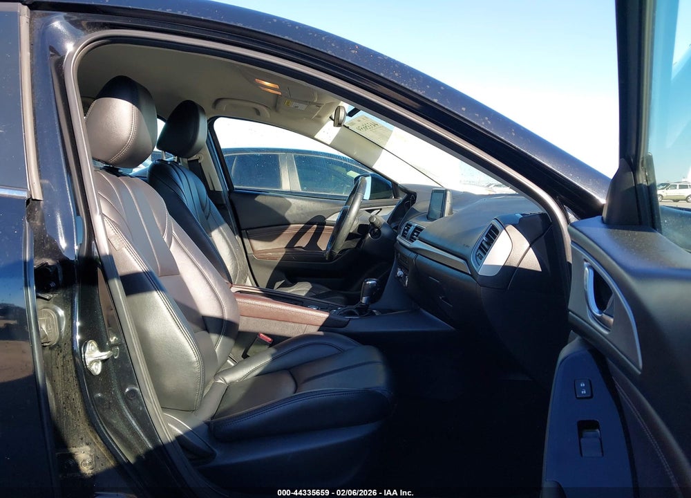 2018 MAZDA 3 TOURING VIN: 3MZBN1V38JM220694