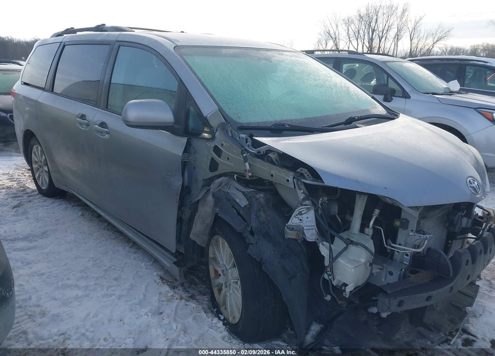 2011 TOYOTA SIENNA LE VIN: 5TDJK3DC3BS029688