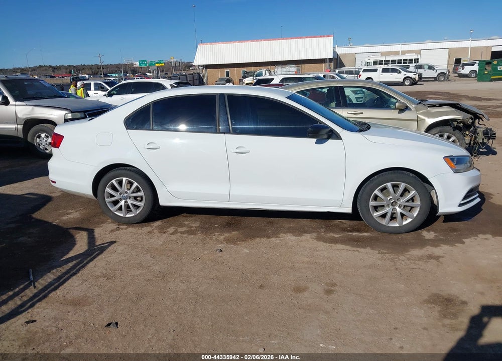 2015 VOLKSWAGEN JETTA 1.8T SE VIN: 3VWD17AJ4FM265599