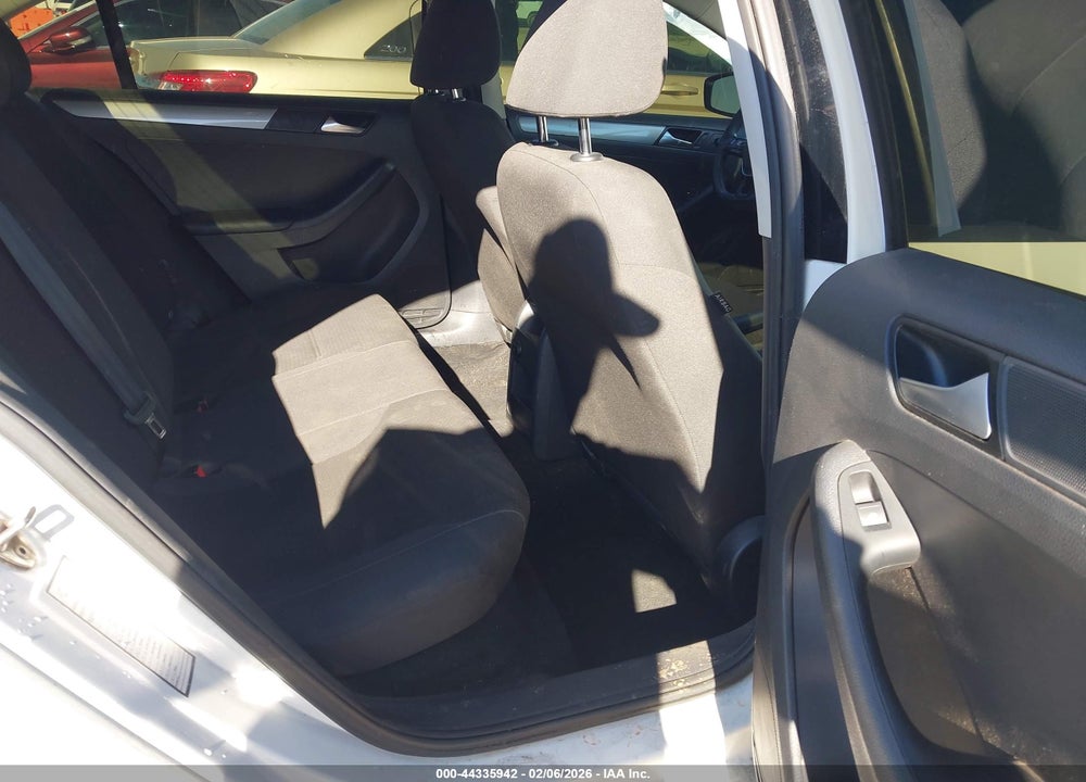 2015 VOLKSWAGEN JETTA 1.8T SE VIN: 3VWD17AJ4FM265599