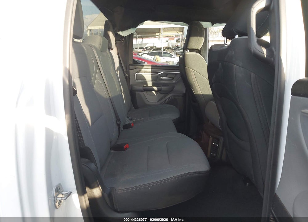 2022 RAM 1500 BIG HORN  4X2 6'4 BOX VIN: 1C6RREBTXNN272882