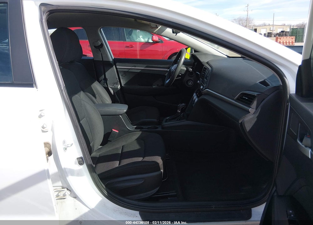 2019 HYUNDAI ELANTRA SE VIN: 5NPD74LF6KH435681
