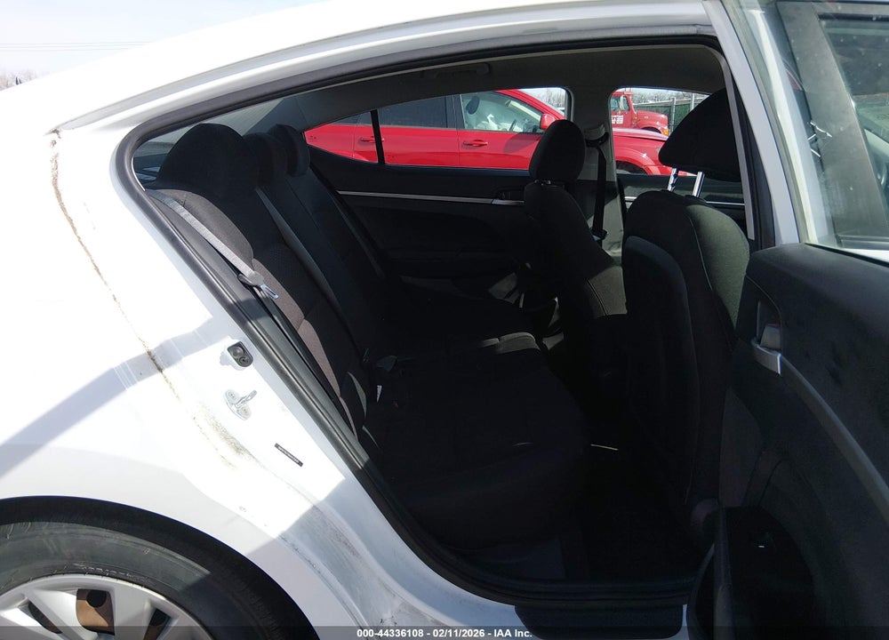 2019 HYUNDAI ELANTRA SE VIN: 5NPD74LF6KH435681