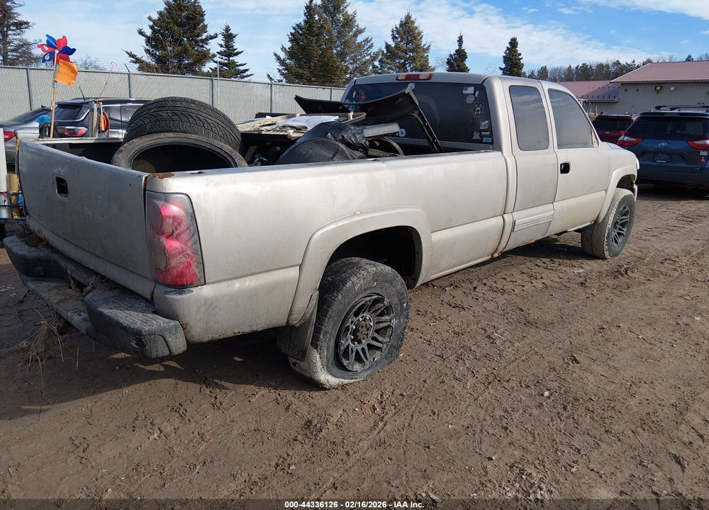 2004 GMC SIERRA 2500HD SLE VIN: 1GTHK29254E373833
