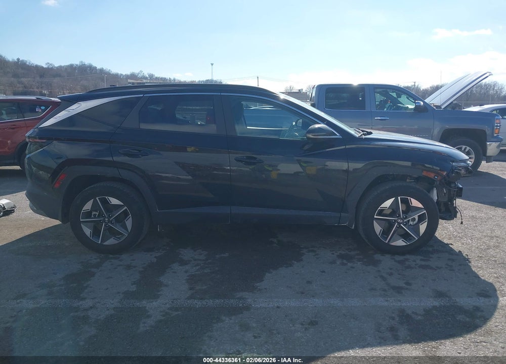 2026 HYUNDAI TUCSON SEL PREMIUM VIN: 5NMJCCDE1TH621027