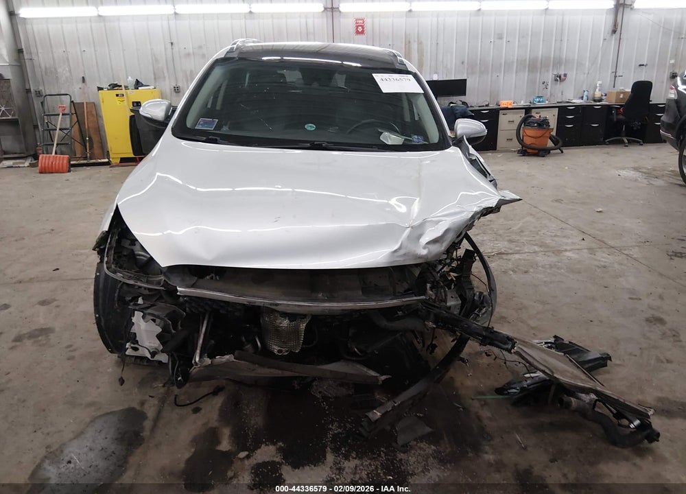 2018 KIA SORENTO 3.3L EX VIN: 5XYPHDA51JG427692