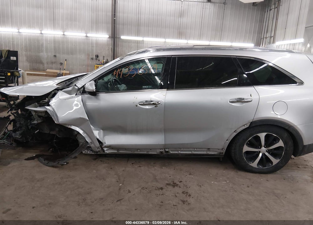 2018 KIA SORENTO 3.3L EX VIN: 5XYPHDA51JG427692