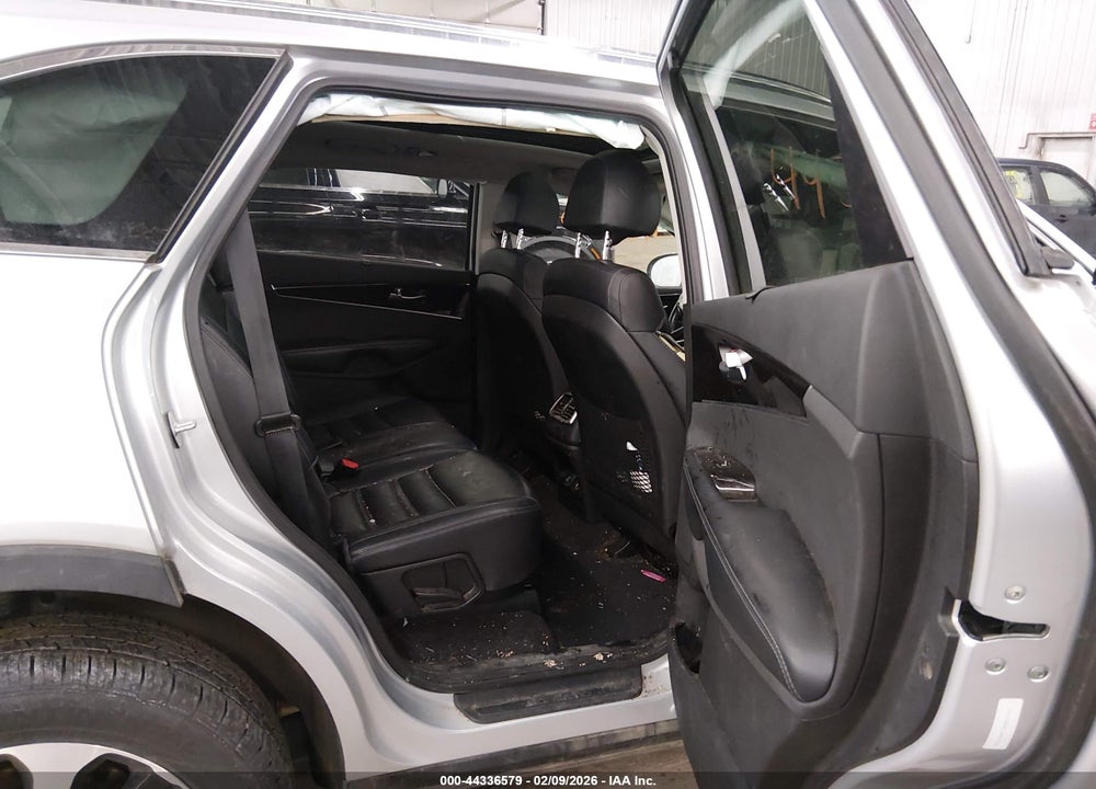 2018 KIA SORENTO 3.3L EX VIN: 5XYPHDA51JG427692