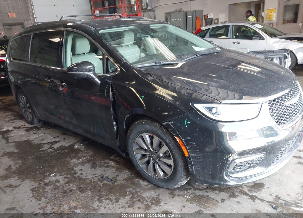 2021 CHRYSLER PACIFICA HYBRID TOURING L VIN: 2C4RC1L71MR599516