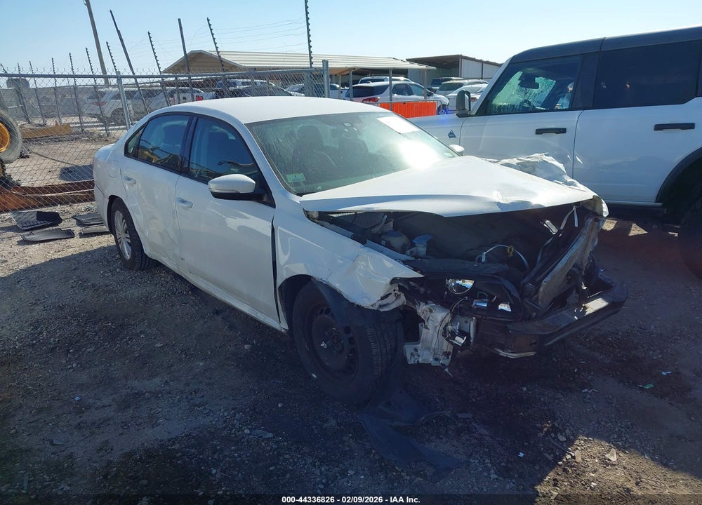 2014 VOLKSWAGEN PASSAT 2.5L S VIN: 1VWAP7A35EC025092
