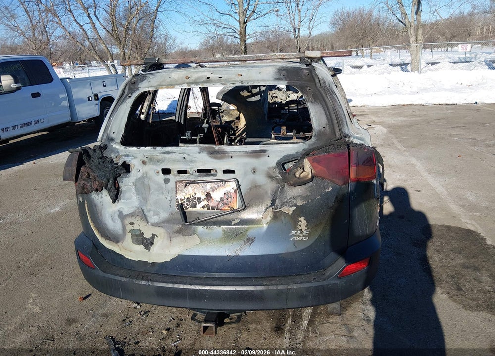 2014 TOYOTA RAV4 XLE VIN: 2T3RFREVXEW205004