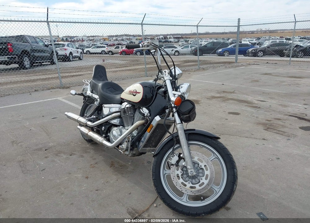 1997 HONDA VT1100 C1A VIN: 1HFSC1808VA100526