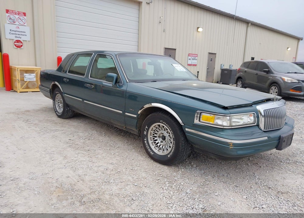 1996 LINCOLN TOWN CAR EXECUTIVE VIN: 1LNLM81W6TY717183