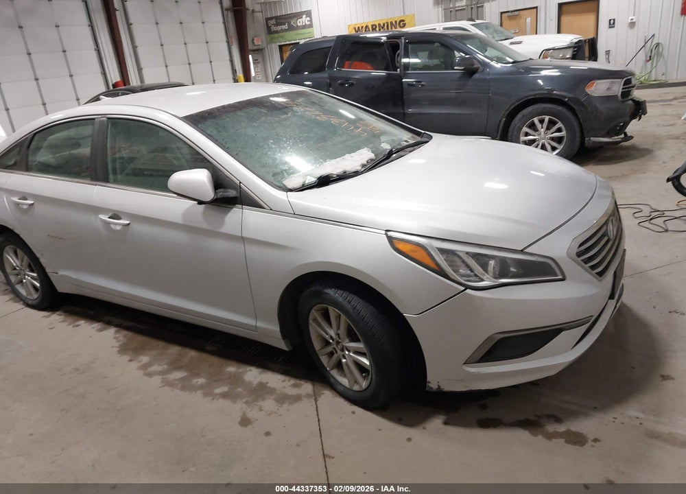 2016 HYUNDAI SONATA SE VIN: 5NPE24AF8GH305981