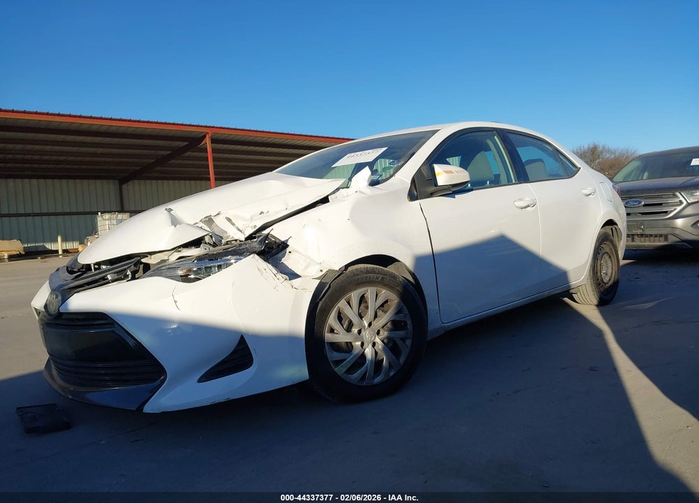 2019 TOYOTA COROLLA LE VIN: 2T1BURHE8KC209061