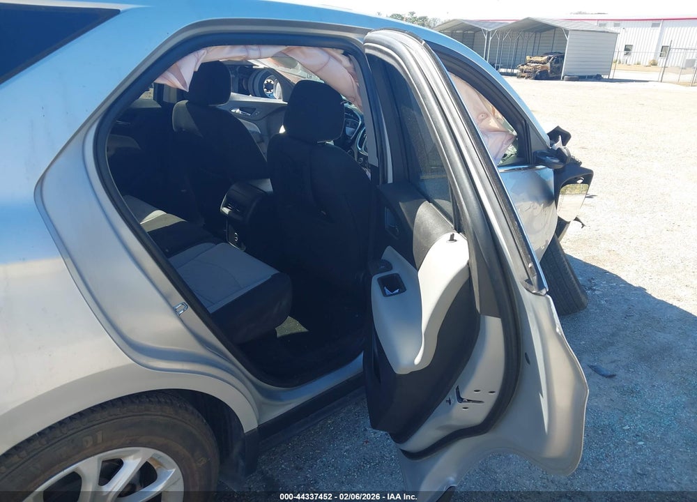 2019 CHEVROLET EQUINOX LT VIN: 2GNAXKEV4K6199605