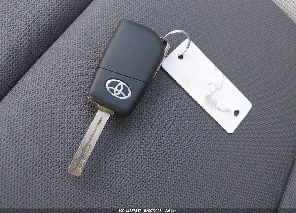 2025 TOYOTA COROLLA LE VIN: 5YFB4MDE8SP326406