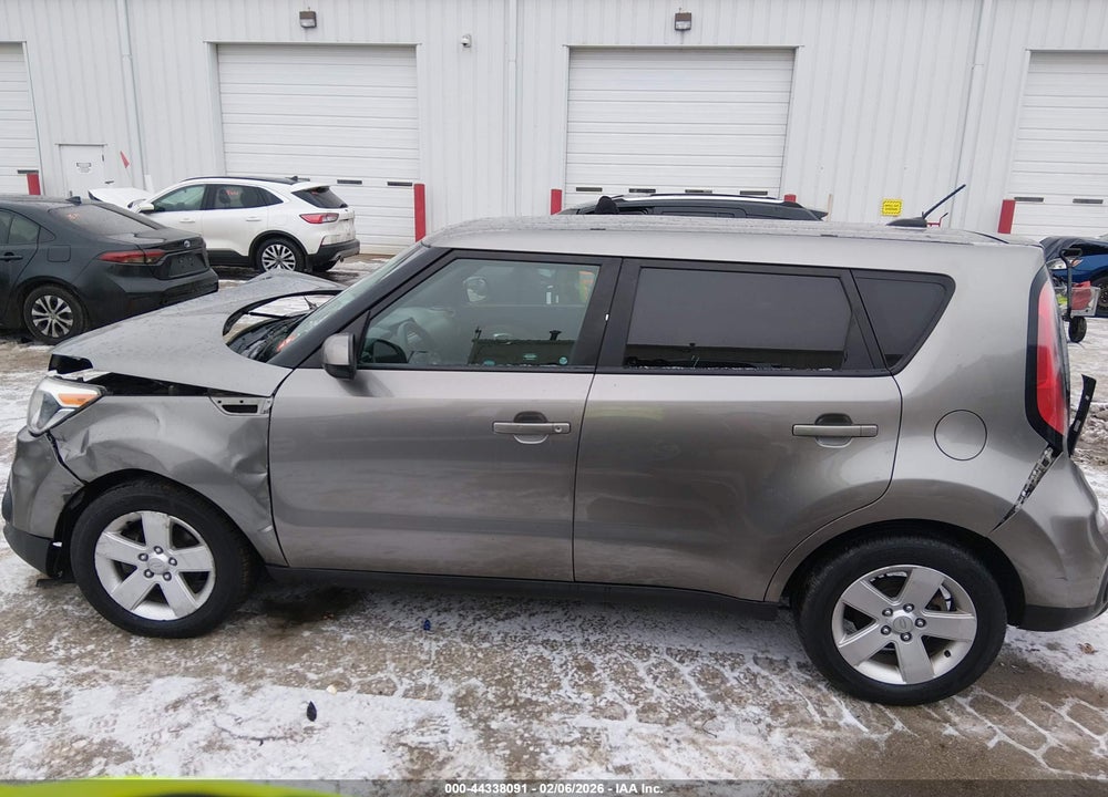 2018 KIA SOUL VIN: KNDJN2A28J7524104