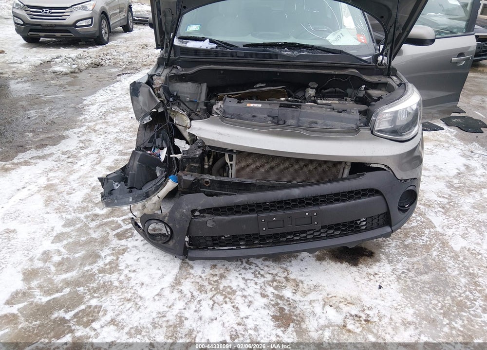 2018 KIA SOUL VIN: KNDJN2A28J7524104