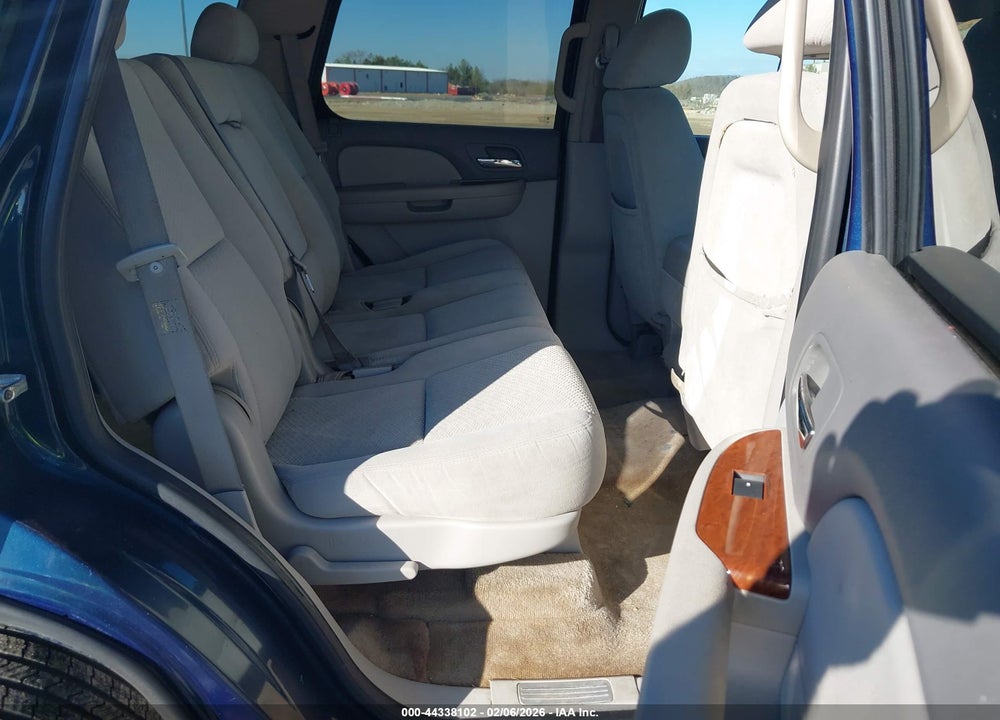 2007 GMC YUKON SLE VIN: 1GKFC13J97J121291