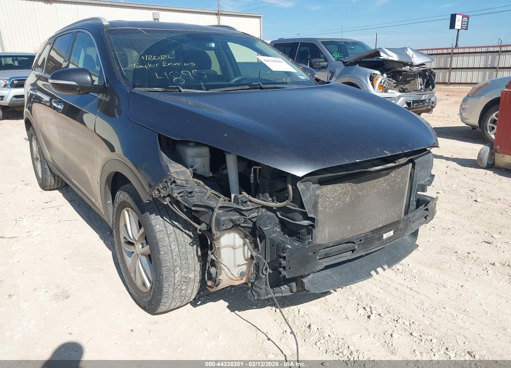 2018 KIA SORENTO 3.3L LX VIN: 5XYPGDA53JG339004