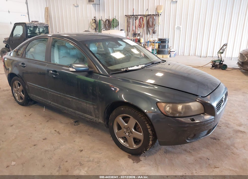 2005 VOLVO S40 T5 AWD VIN: YV1MH682852069138