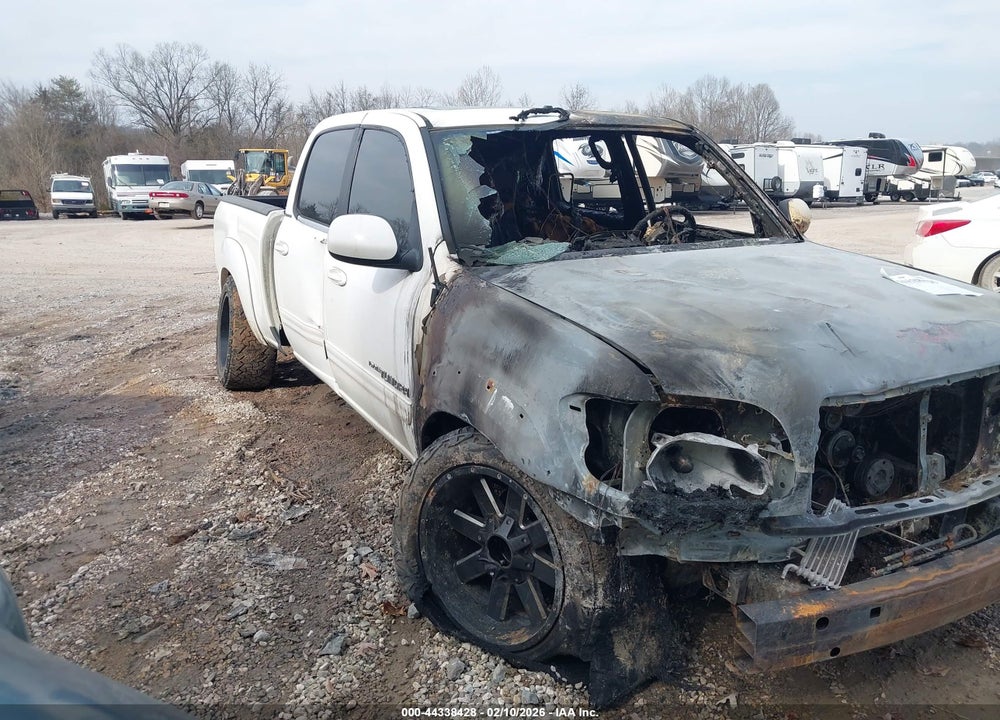 2005 TOYOTA TUNDRA LIMITED V8 VIN: 5TBDT48185S475597