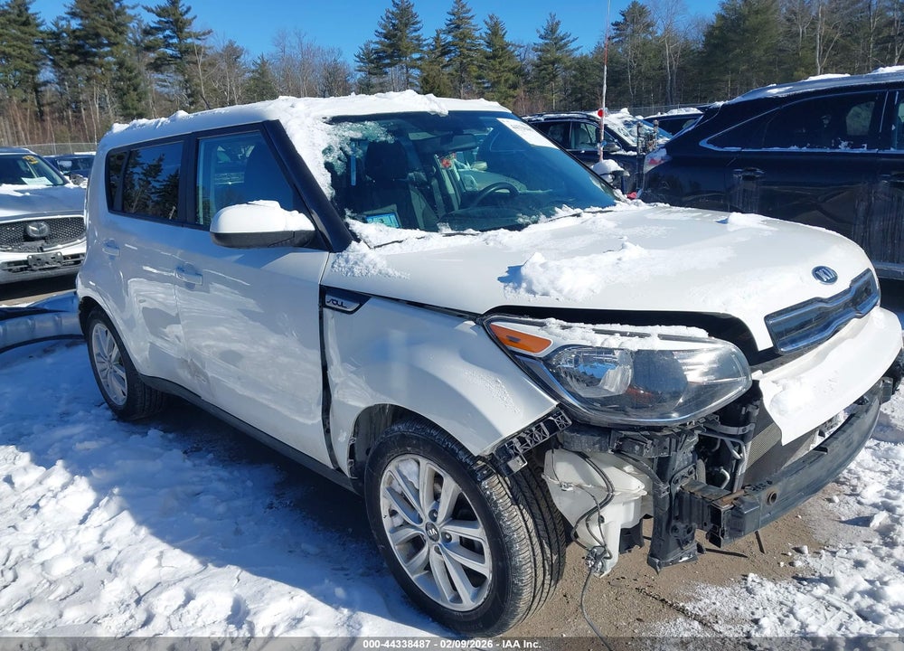 2018 KIA SOUL + VIN: KNDJP3A56J7901099