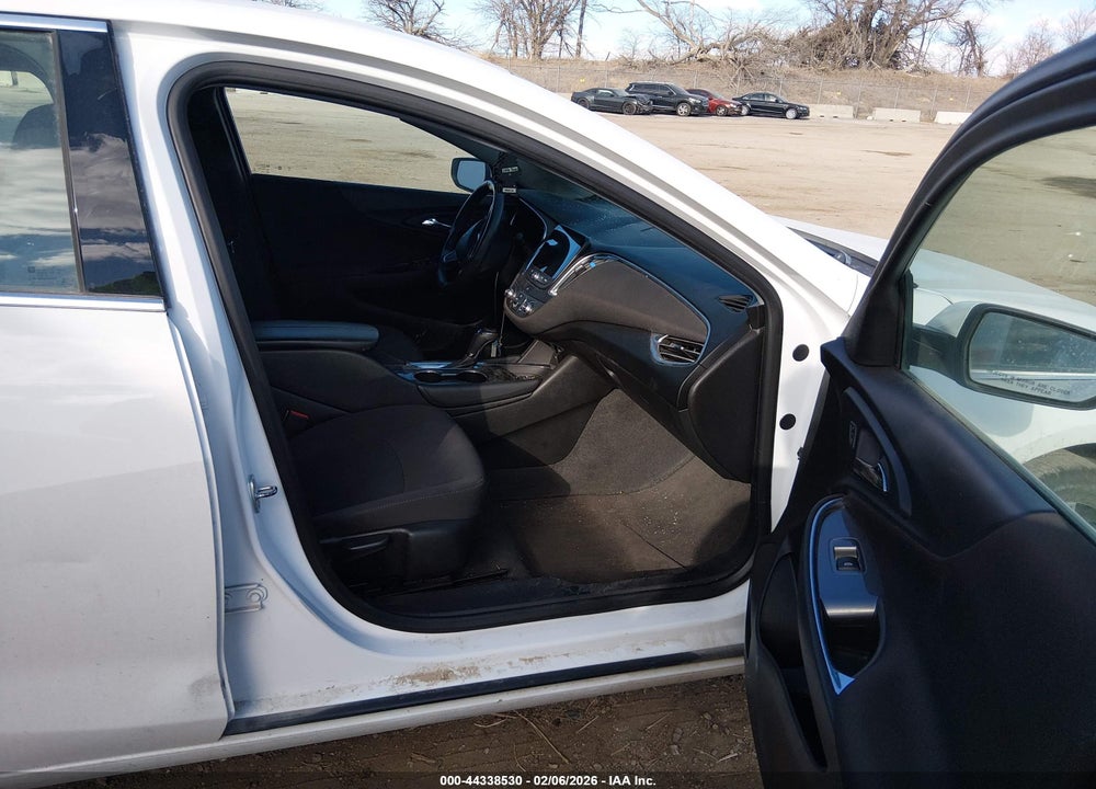2018 CHEVROLET MALIBU LT VIN: 1G1ZD5ST5JF102899