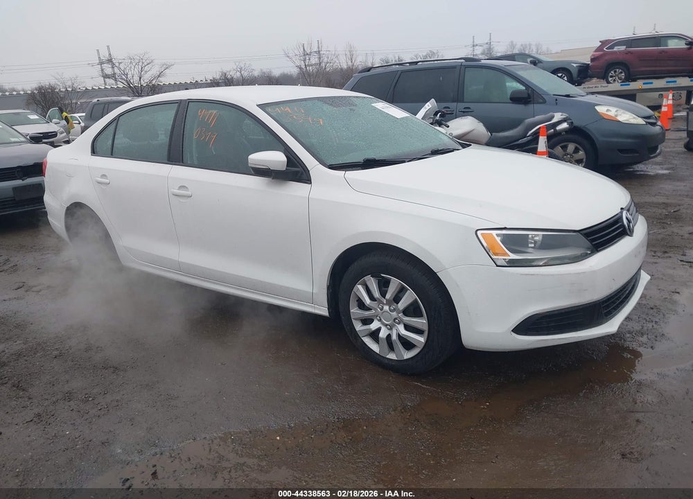 2014 VOLKSWAGEN JETTA 1.8T SE VIN: 3VWD17AJ3EM266161