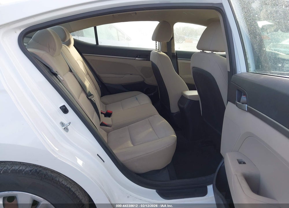 2018 HYUNDAI ELANTRA SE VIN: 5NPD74LFXJH226233