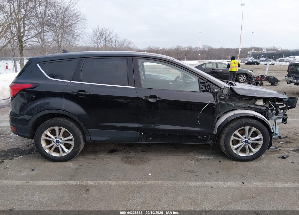 2019 FORD ESCAPE SE VIN: 1FMCU9GD1KUA85033