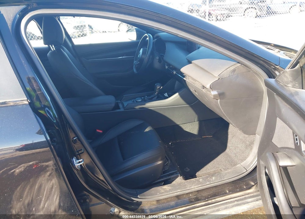 2020 MAZDA 3 VIN: JM1BPBLM2L1162001