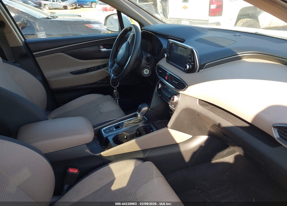 2019 HYUNDAI SANTA FE SE VIN: 5NMS2CAD8KH032557