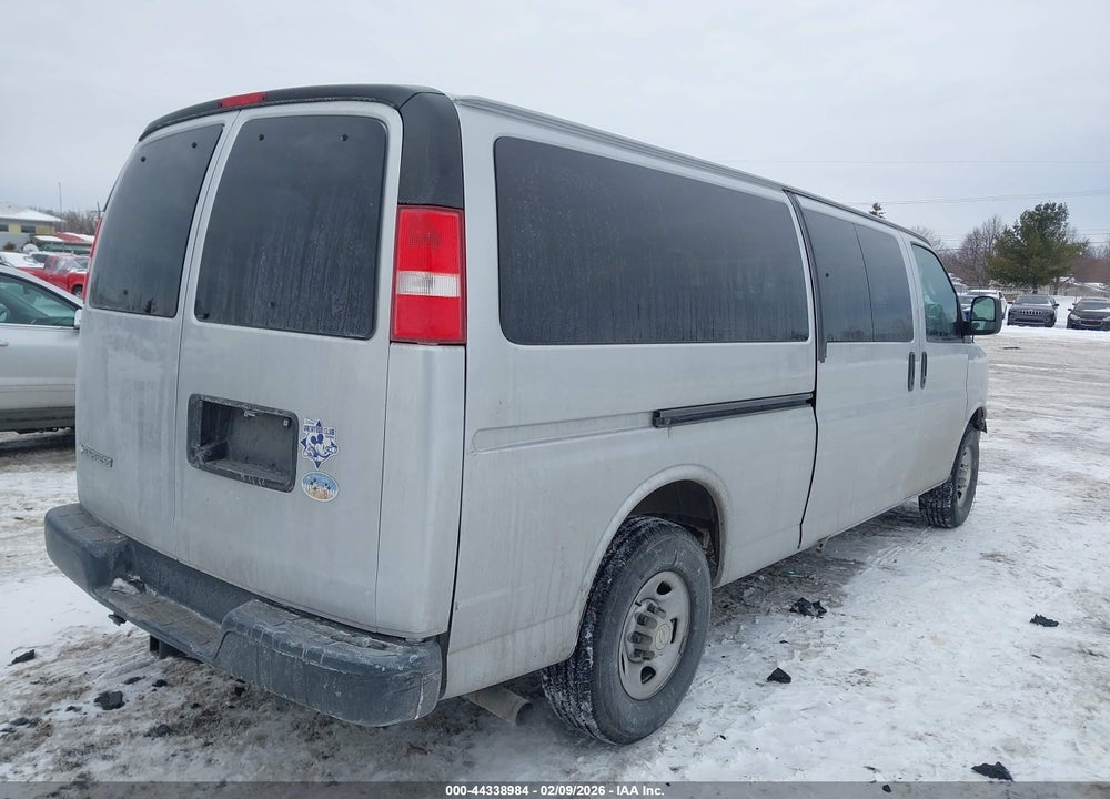 2020 CHEVROLET EXPRESS PASSENGER RWD 3500 EXTENDED WHEELBASE LS VIN: 1GAZGNFG1L1251346